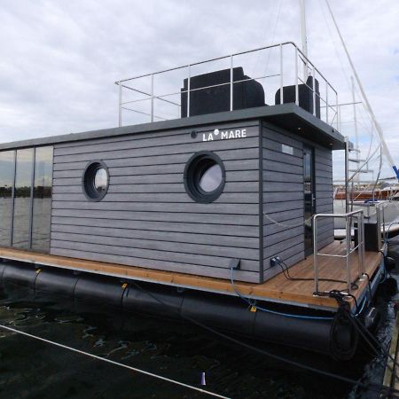 Hausboot Fjord Lacerta Mit Dachterrasse In Wendtorf Exteriér fotografie