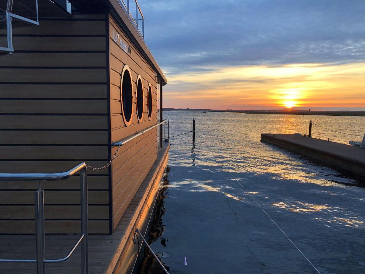 Hausboot Fjord Lacerta Mit Dachterrasse In Wendtorf Exteriér fotografie