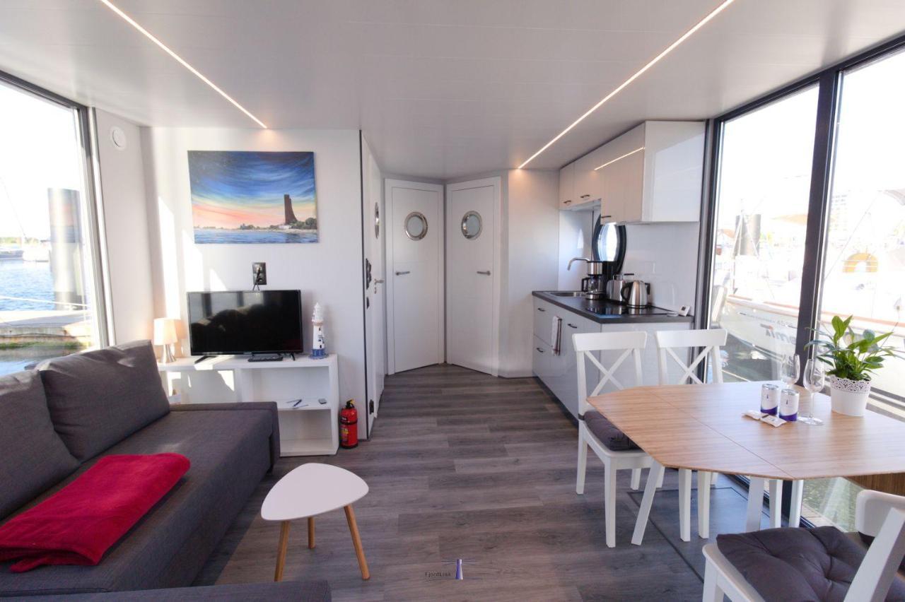 Hausboot Fjord Lacerta Mit Dachterrasse In Wendtorf Exteriér fotografie